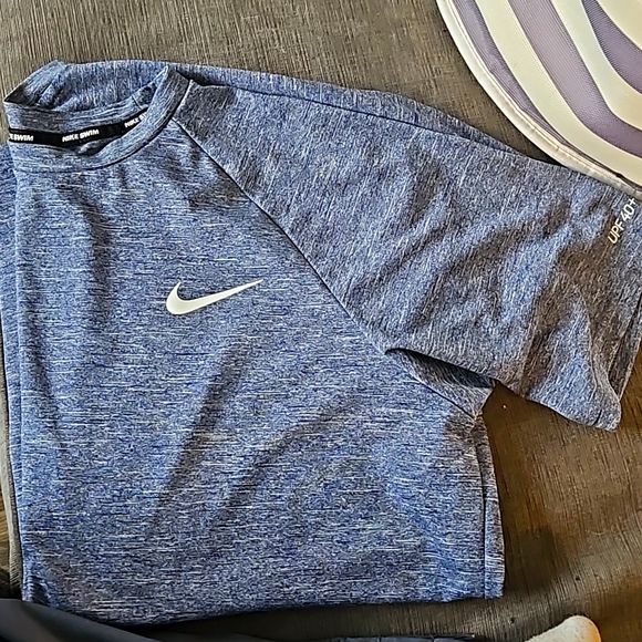 Nike dri-fit t-shirt - Picture 1 of 3